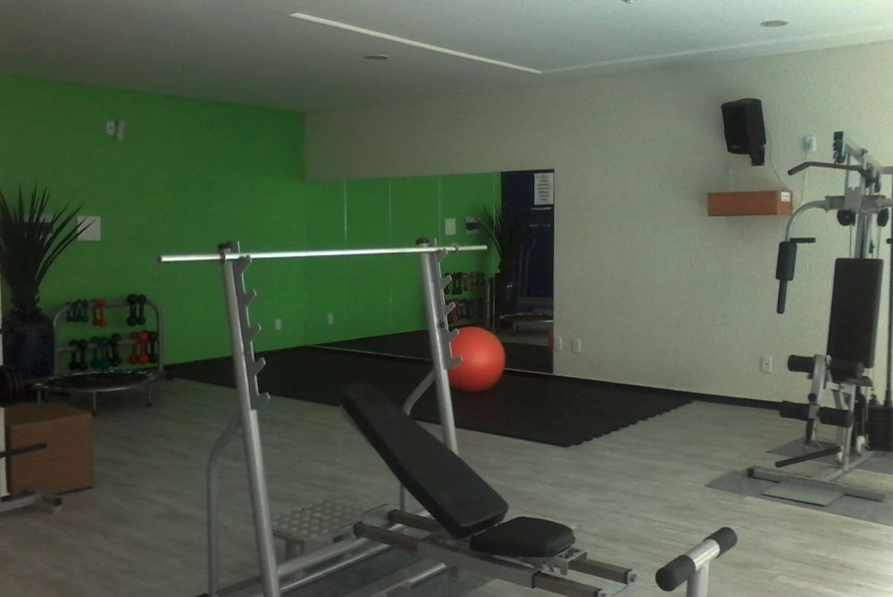 Sala fitness ganhou novo piso e nova disposição dos aparelhos
