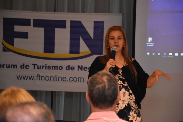 Marta Lobo, presidente do IMCETUR, abre o evento em Florianópolis - Foto: Bebel Ritzmann
