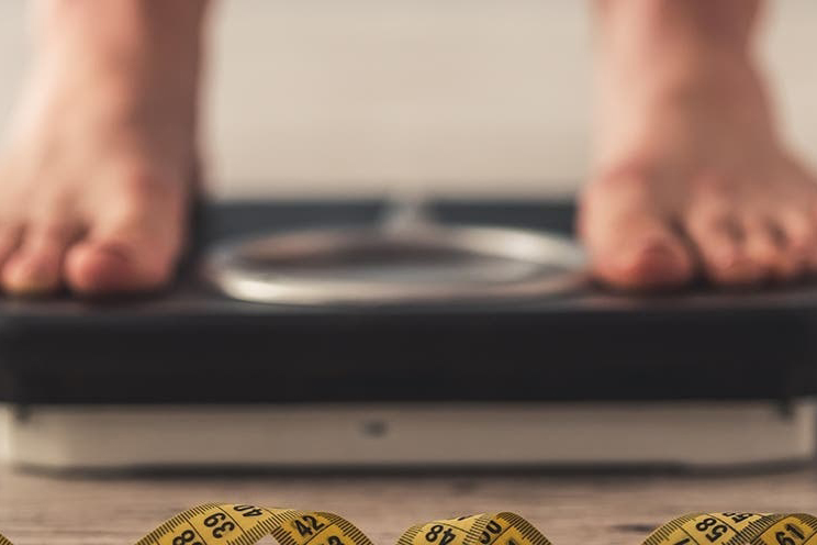 Maioria das pessoas que emagrece por meio de restrições bruscas ganham o mesmo peso de volta, ou até alguns quilos extras - Foto: Divulgação