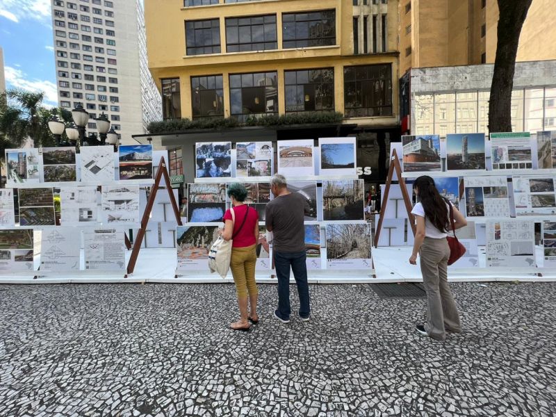  Calçadão da Rua XV recebe a exposição “Arquitetura Itália -Brasil”