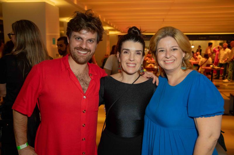 Teatro Porto recebe a Barca dos Corações Partidos com o premiado musical Jacksons do Pandeir