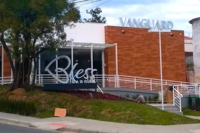 Vanguard inaugura decorado do Bless, no Cabral