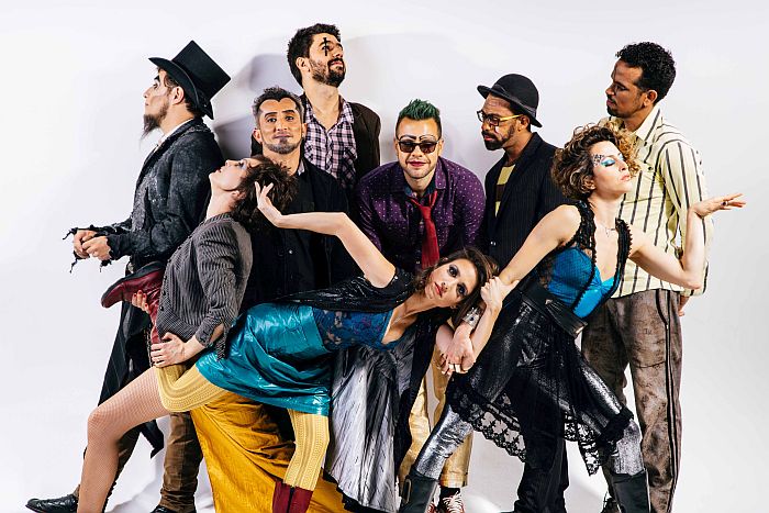 O Teatro Mágico lança novo trabalho em Curitiba