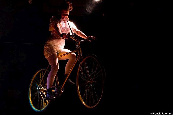 Bicicleta é tema de espetáculo circense