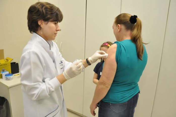 CAA/PR faz pesquisa para planejamento da campanha de vacinação contra a gripe de 2018