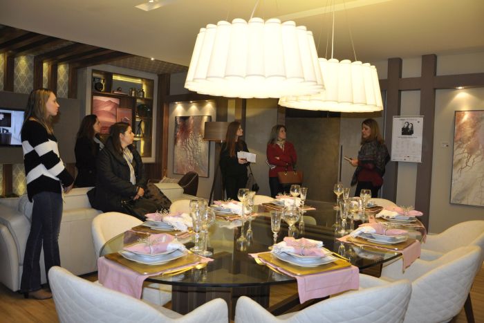 Diretoras da ABD-PR coordenam visita de designers de interiores a Casa Cor Paraná