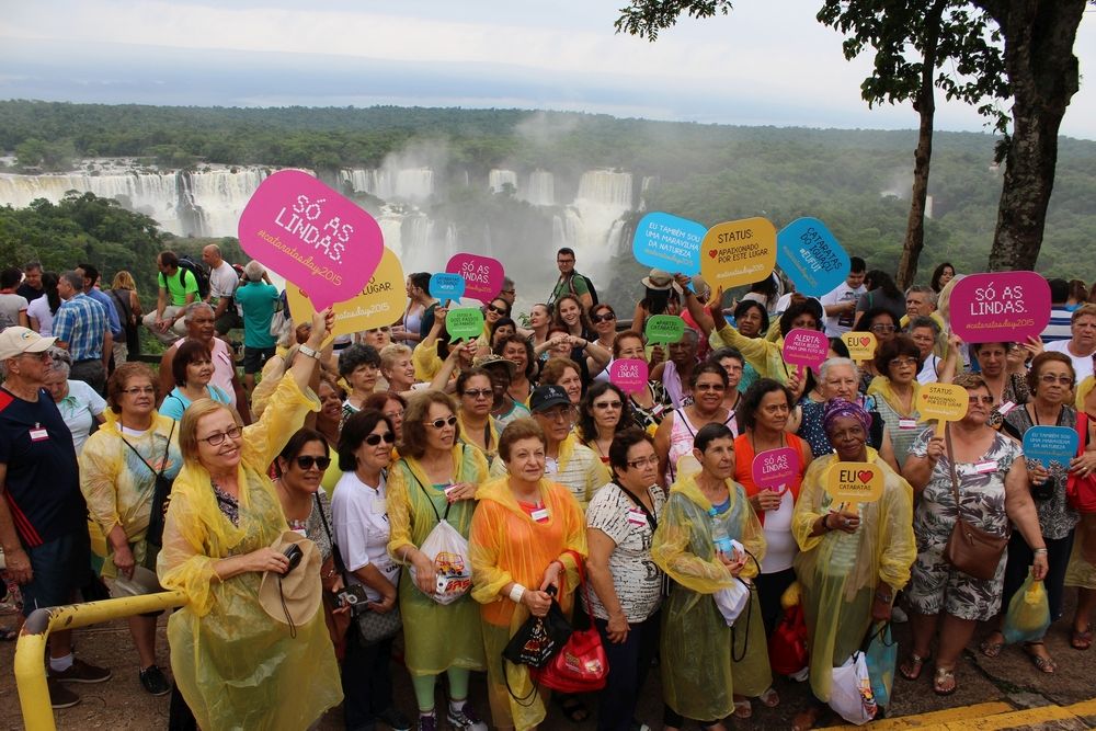 Cataratas do Iguaçu servem de cenário para recorde de selfies