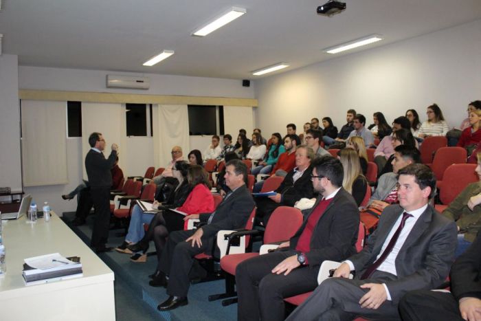 Diretor da CAA-PR debate conservação do meio ambiente com advogados em Ponta Grossa