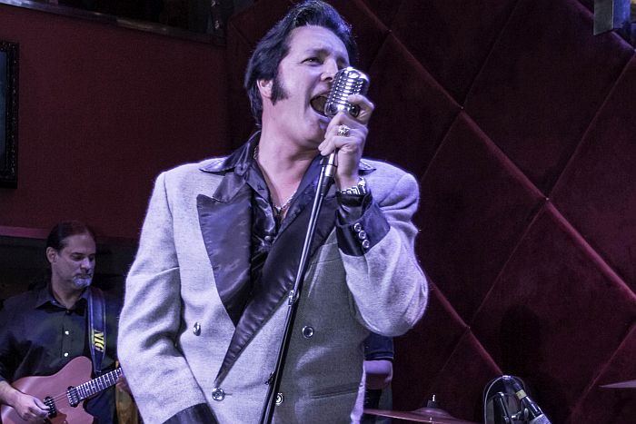 Muito rock com o melhor de Elvis Presley 