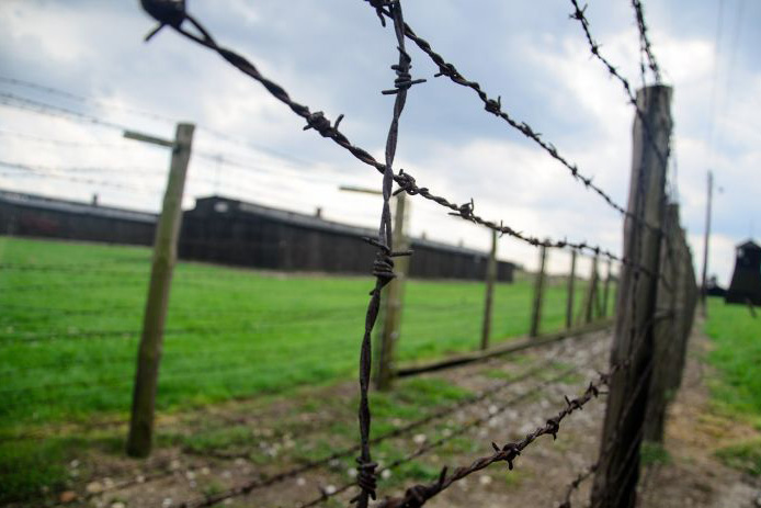 Lições de sobreviventes do Holocausto podem ajudar a mitigar efeitos do confinamento na saúde mental
