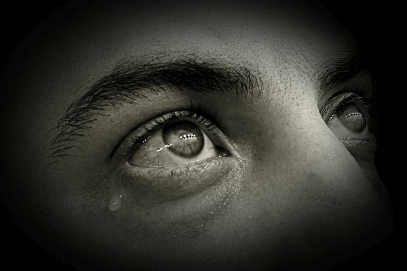 Lacrimejamento excessivo é normal?