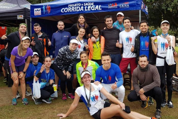 Integrantes da Corrida Legal sobem ao pódio da Meia Maratona de Curitiba
