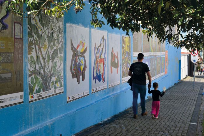 APAP/PR lança 1ª livro do Projeto Muros Visuais de Curitiba   