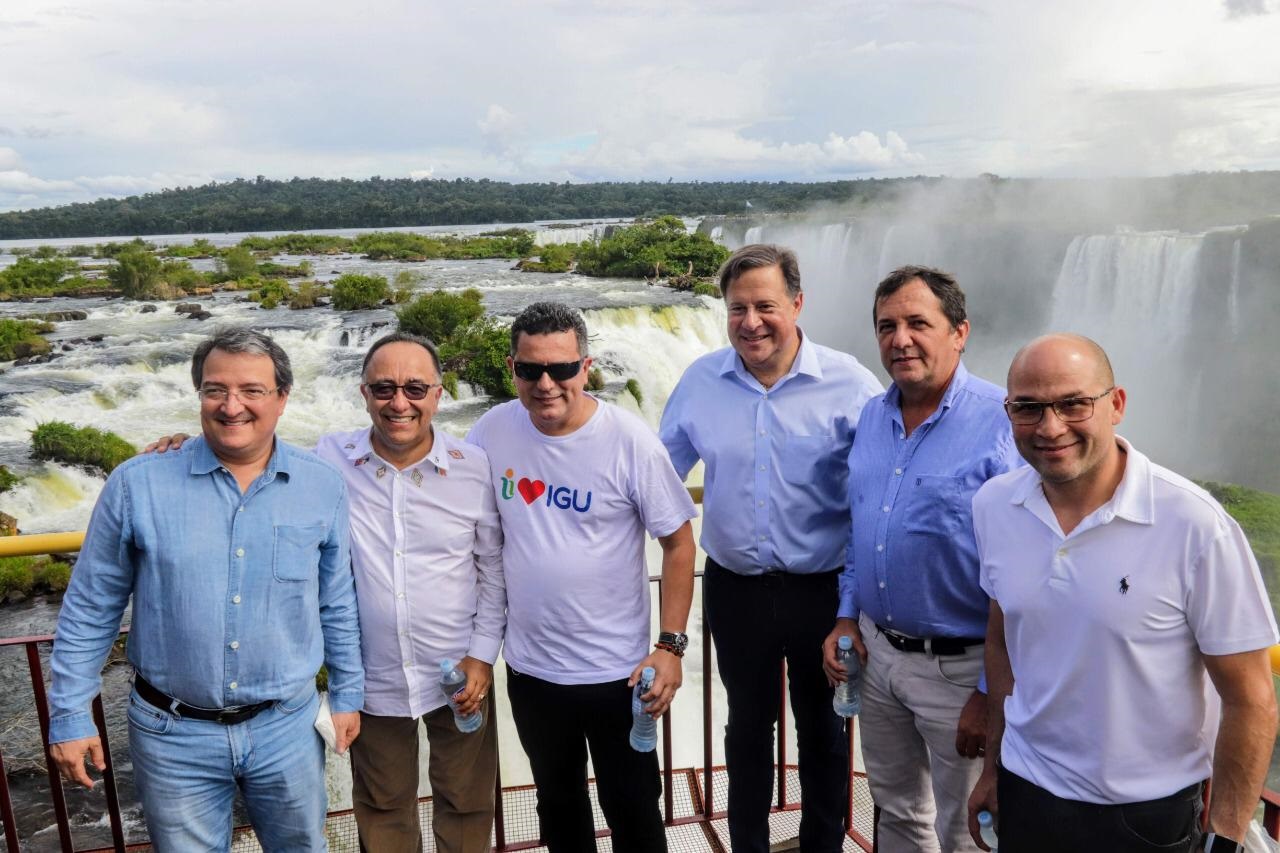 Foz do Iguaçu recebe apoio do presidente do Panamá para atrair voo da Copa Airlines