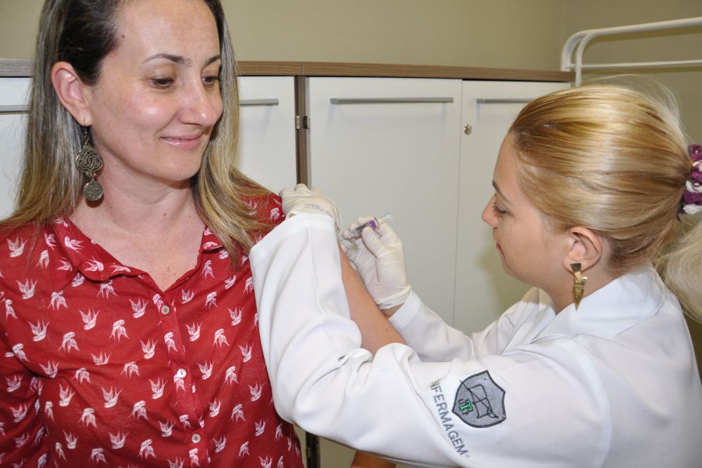 Projetos de saúde da CAA-PR para 2016 iniciam com vacinação e serviços de prevenção