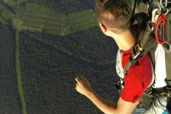 Mais de 20 mil pessoas já saltaram de paraquedas com o SkydiveFoz