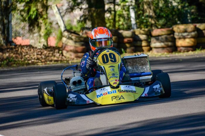 Piloto mirim de Curitiba é campeão paranaense de Kart