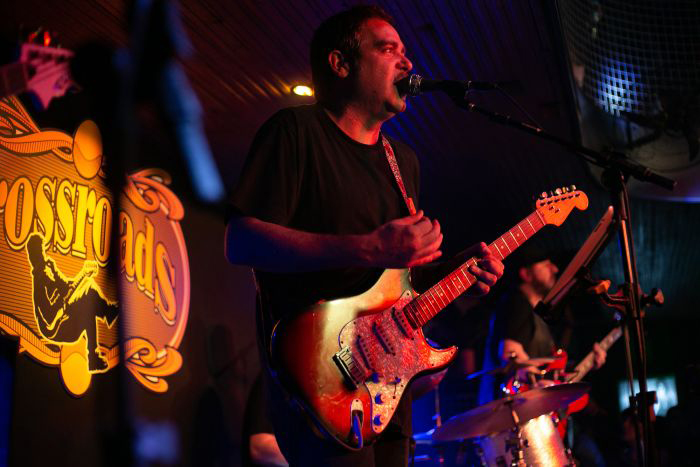 Bar Crossroads celebra os tempos de ouro do rock curitibano com os grupos Sexofone de Syd Vinicius