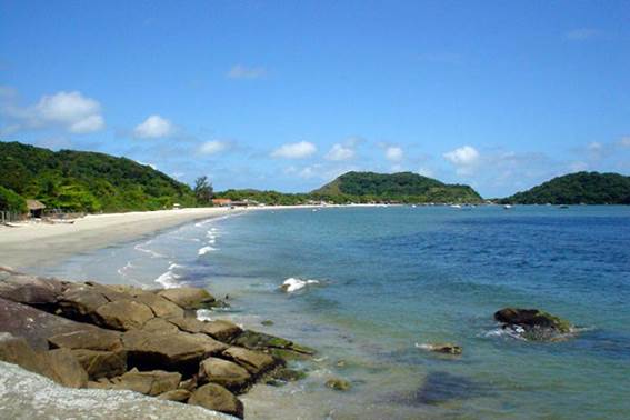 Praia Encantadas na Ilha do Mel