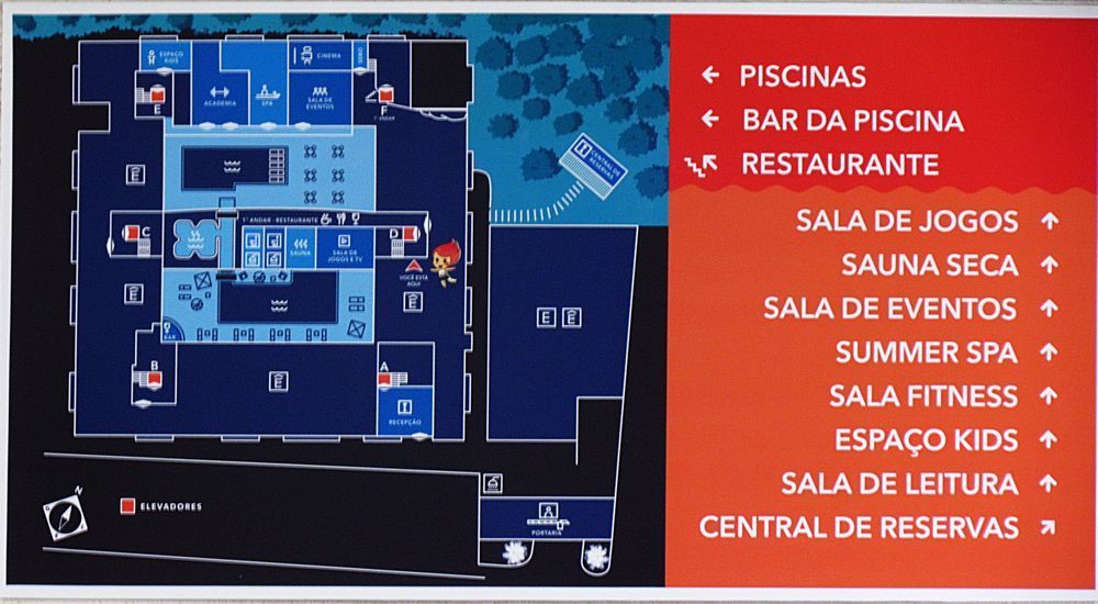 Mapas instalados facilitam a localização de todas as áreas e opções de lazer