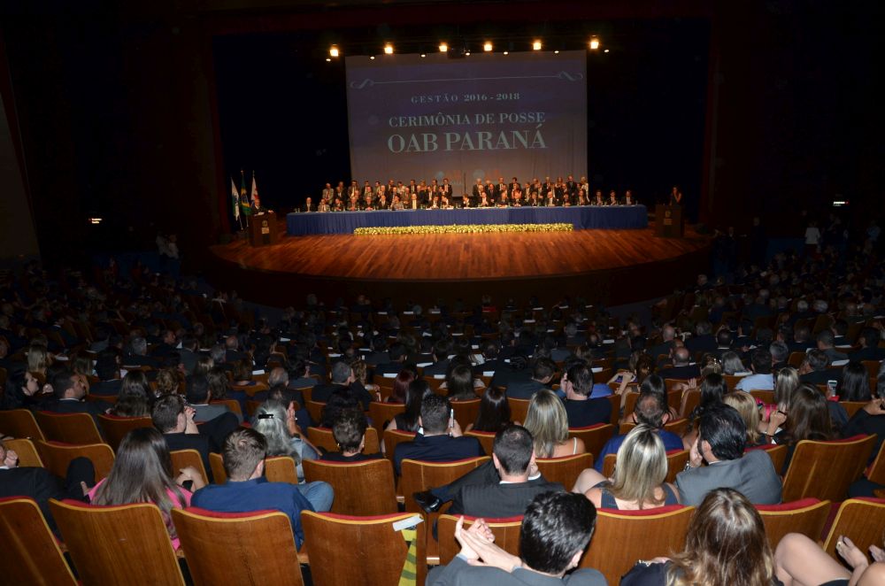Solenidade foi realizada na terça-feira (19), no Teatro Positivo, em Curitiba