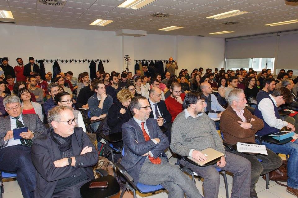 Alunos assistem aulas simultaneamente no Brasil e na Itália - Crédito: Divulgação 