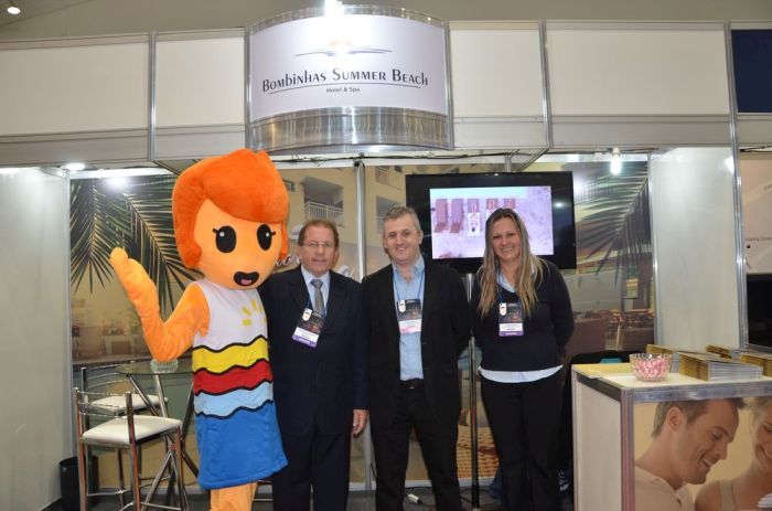 Mascote Sol recepcionou a visita de Valdir Rubens Walendowsky, presidente da Santur (Santa Catarina Turismo). Na foto com Vilmar Donati e Tatiane Hamilko do Summer Beach (Bebel Ritzmann)
