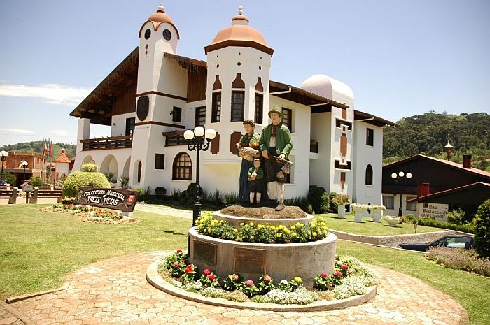 Prefeitura Municipal de Treze Tílias cidade de colonização austríaca (Divulgação) Prefeitura Municipal de Treze Tílias cidade de colonização austríaca (Divulgação)