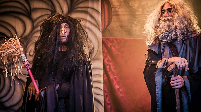 Nawbert Cordeiro e Paulo Matos em cena - Créditos: Márcia Kohatsu 
