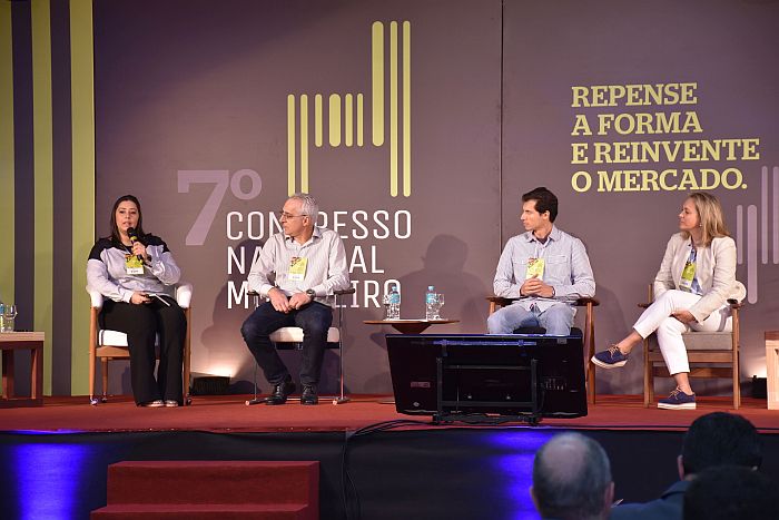 Silvia Pedroso Xavier, Luiz Carlos Pelizzer, Lucas Bond e Karin Brenner (Bebel Ritzmann)