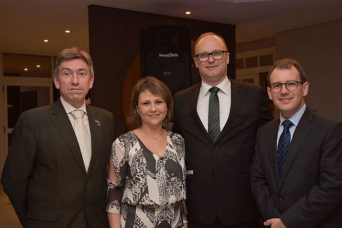 Diretores da CAA com o novo presidente da APEP, Eroulths Cortiano Junior