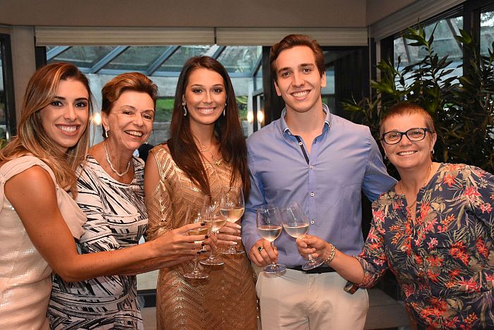 Paula Torres, Mercedes Ritzmann, Victória Andretta, André Torres e Mary Derosso Paula Torres, Mercedes Ritzmann, Victória Andretta, André Torres e Mary Derosso