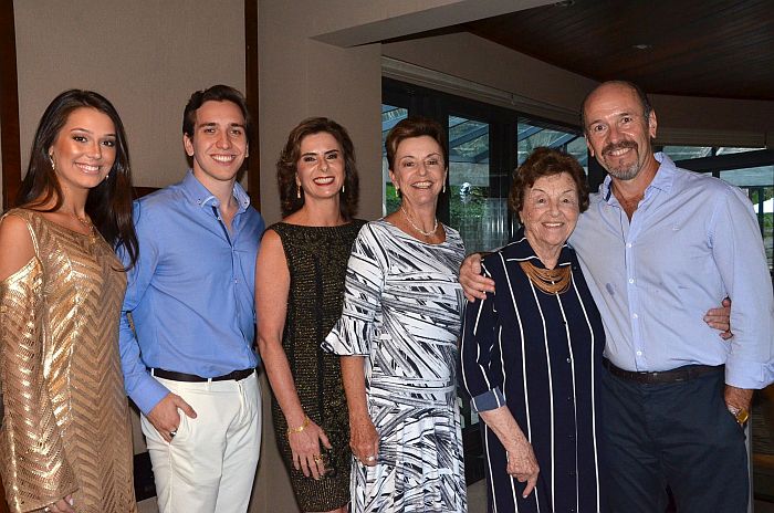 Victória Andretta, André Torres, Teresa Cristina Torres, Mercedes Ritzmann, Nenezinha Maranhão e Luiz Fernando Bleggi Torres Victória Andretta, André Torres, Teresa Cristina Torres, Mercedes Ritzmann, Nenezinha Maranhão e Luiz Fernando Bleggi Torres