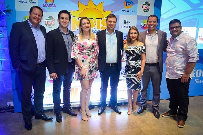 Emanuel Peruzzo (executivo de contas da Rede Massa), Edson Martins (Diretor de mercado da Tirol), Mariana Sete (Gerente de Mídia da Agência Fullgaz), Adalberto Rofner (Diretor Executivo da Tirol), Lilian Pagliochi (Gerente de Marketing da Tirol), Fabio Goes (Gerente comercial – mercado nacional da Rede Massa), Elan Correia (Diretor da Agência Fullgaz).  