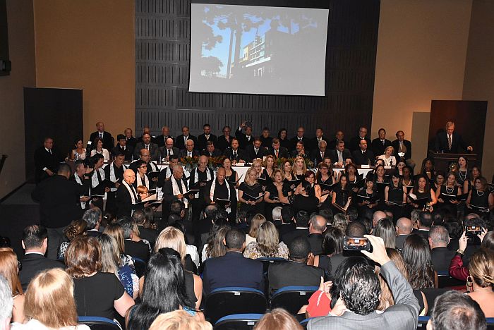 Coral da CAA e OAB Paraná se apresentou durante a cerimônia (Bebel Ritzmann)