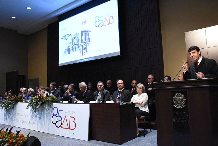 Presidente da CAA-PR, Artur Humberto Piancastelli (Bebel Ritzmann)