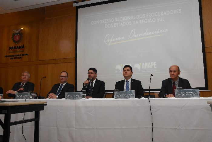 Procurador-geral do Paraná, Paulo Rosso, participa do evento (Bebel Ritzmann)