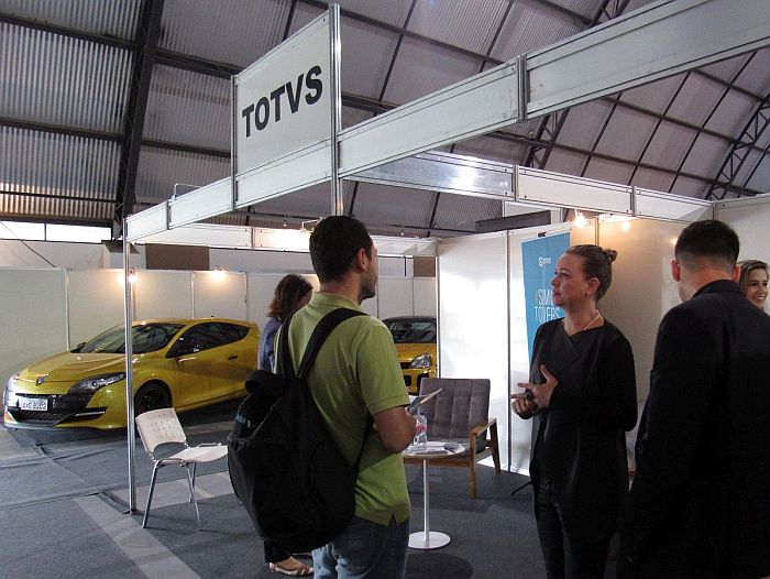 Estande da TOTVS Curitiba na Feira de Carreiras da UFPR - Créditos: divulgação 