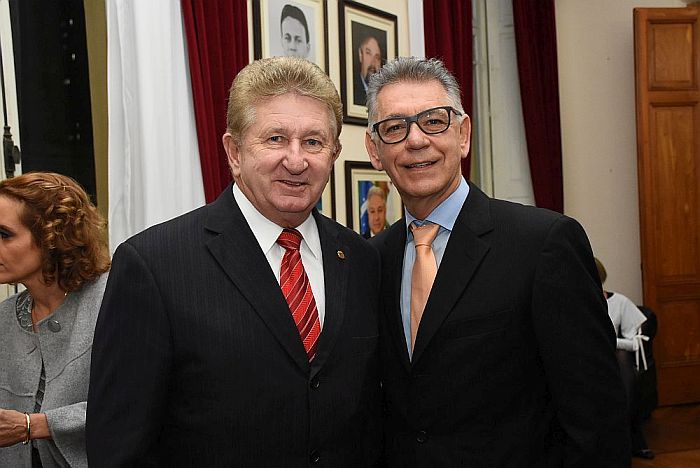 Vereador Tito Zeglin e o homenageado José Leopoldo Vieira  (Bebel Ritzmann)