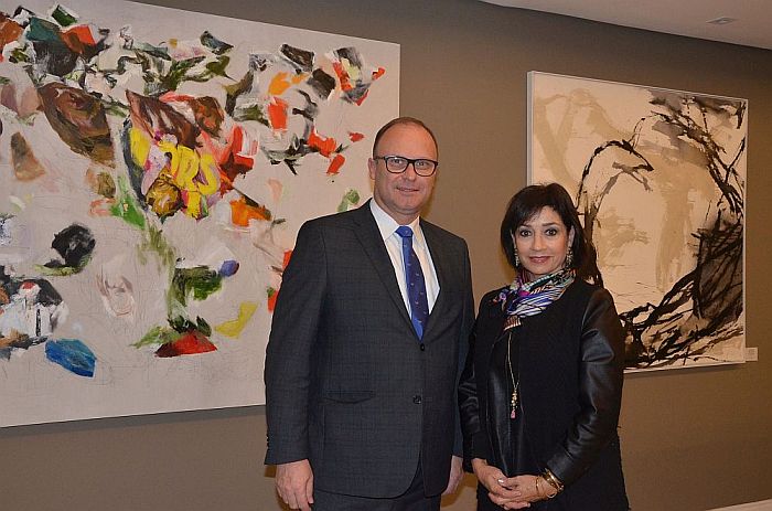 O presidente da APEP Eroulths Cortiano Junior e a galerista Zilda Fraletti O presidente da APEP Eroulths Cortiano Junior e a galerista Zilda Fraletti