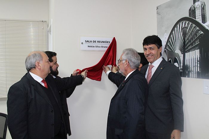 CAA-PR presta homenagem póstuma ao advogado Hélcio Orane (Carla Ticiane da Cruz/OAB Ponta Grossa)