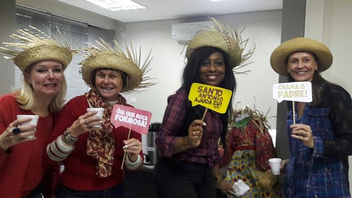 Decoração e trajes típicos animaram o ensaio do Coral da última terça-feira (11)