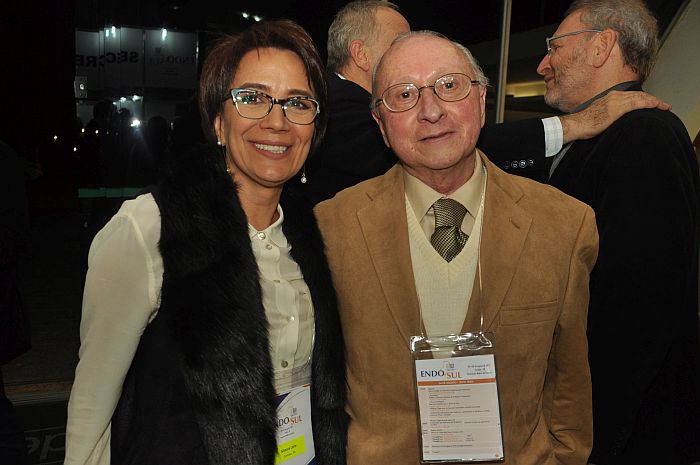 Presidente da SBEM-PR, Silmara Leite, Edgard Niclewicz, o homenageado 