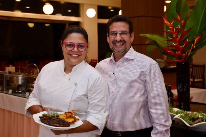 Dayse Paparoto e Wilson Macedo, sócio proprietário do Thermas Piratuba Park Hotel e um dos organizadores do evento - Foto: Bebel Ritzmann Dayse Paparoto e Wilson Macedo, sócio proprietário do Thermas Piratuba Park Hotel e um dos organizadores do evento - Foto: Bebel Ritzmann