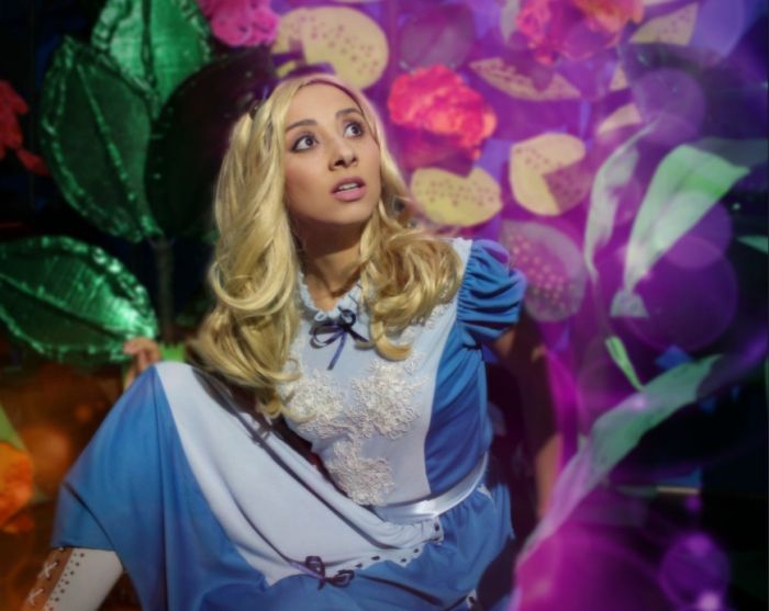 Cena da peça “Memórias de Alice no País das Maravilhas” - Foto: Divulgação