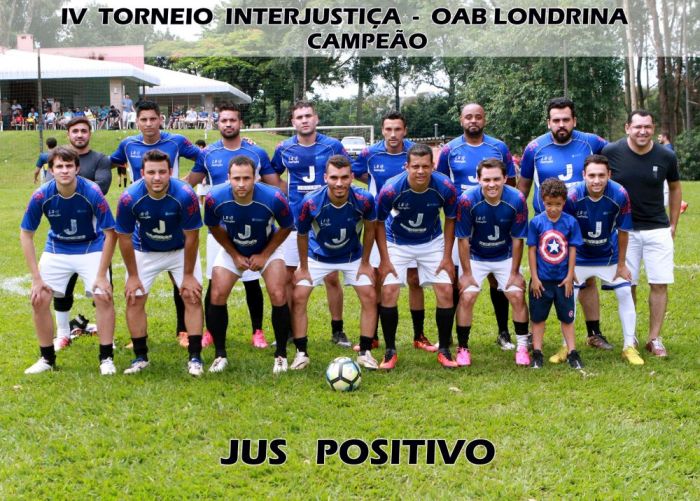 Equipe Jus Positivo foi a campeã da quarta edição da competição - Foto: Divulgação