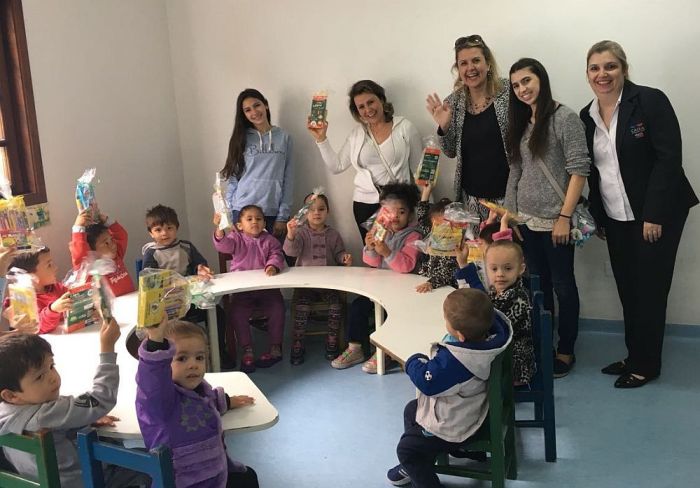 Doações da campanha Outubro Rosa foram entregues à Associação Amigas da Mama, na quarta-feira (13) - Foto: Divulgação