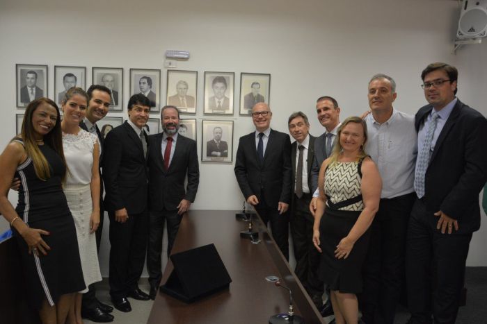 Inauguração da foto de Juliano Murbach na galeria dos ex-Presidentes da Subseção - Foto: Divulgação/OAB Cascavel