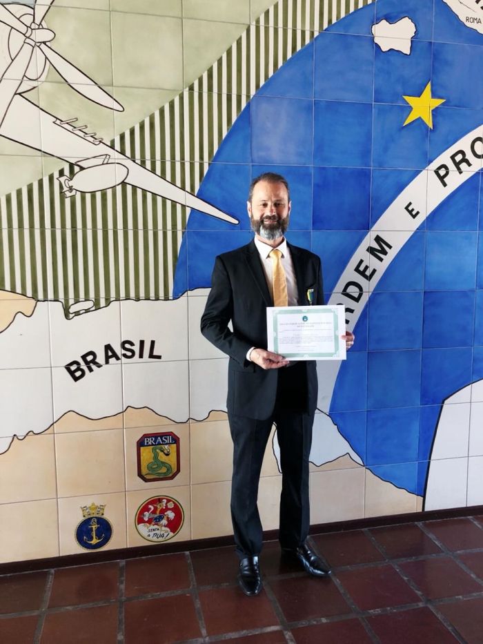 O 1.º tenente oficial de reserva Cicero Caiçara Junior recebe homenagem especial da Legião Paranaense do Expedicionário - Foto: Divulgação