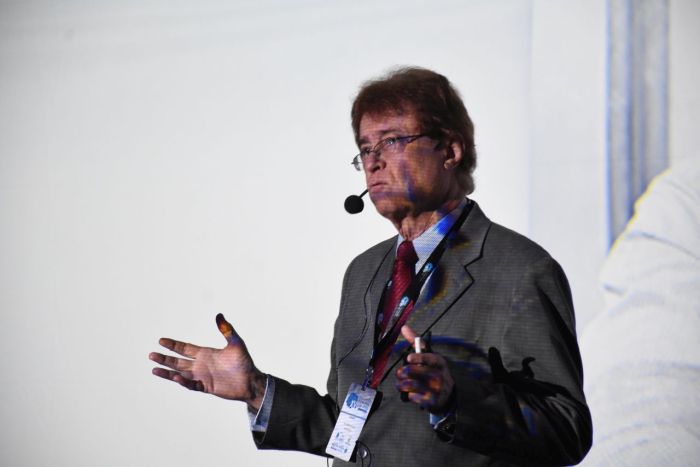 Gérson Köhler fez homenagem a pioneiro da ortodontia brasileira - Foto: Bebel Ritzmann Gérson Köhler fez homenagem a pioneiro da ortodontia brasileira - Foto: Bebel Ritzmann